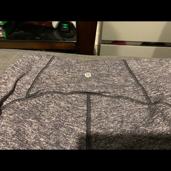 RARE lululemon Cinched bottom leggings - Picture 3 of 5